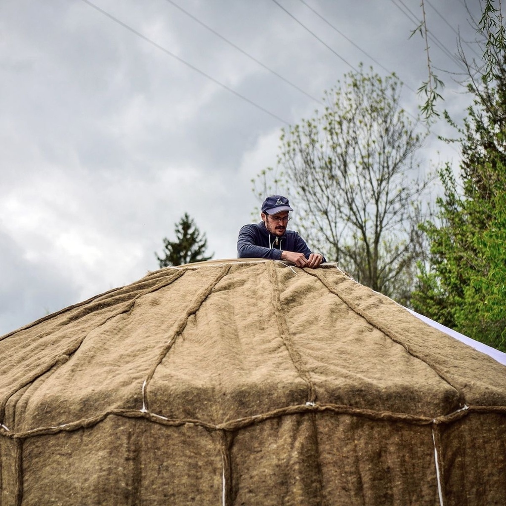 isolena-shapenwolvilt-yurt
