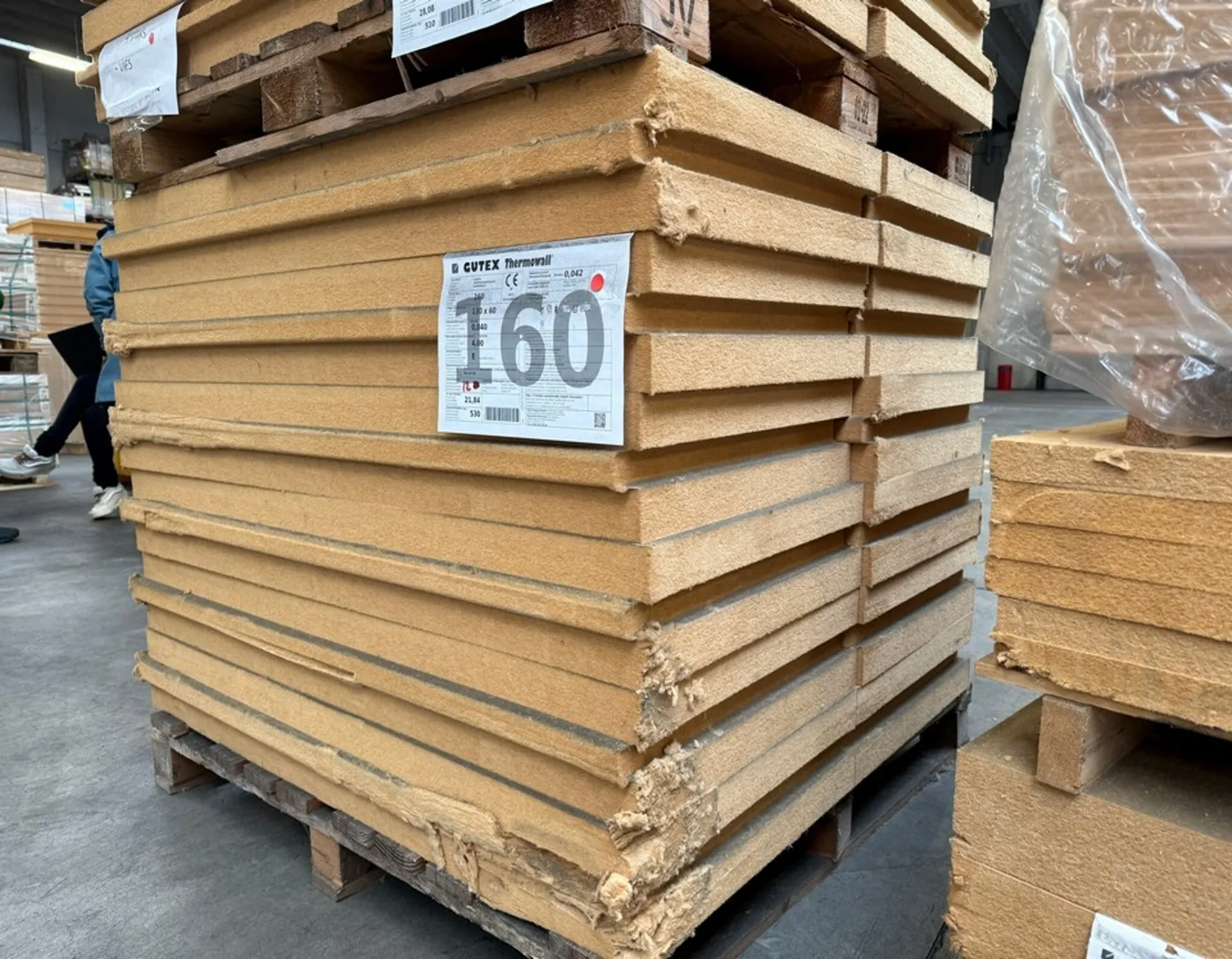 Uitverkoop: Thermowall T+G, 160mm, 130x60cm, 12 platen, 9,36m2, beschadigd