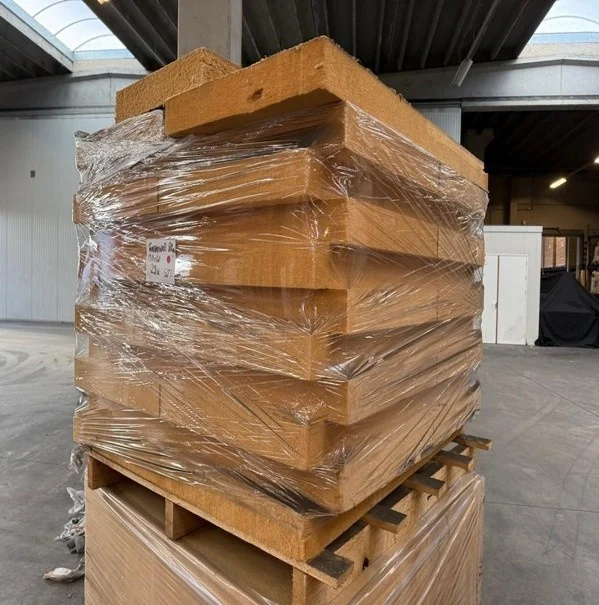 Uitverkoop: Multitherm T+G, 200mm, 130x60cm, 8 platen, 3,9m2, beschadigd